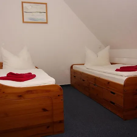 Doppelhaushaelfte, *