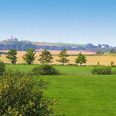 Doppelhaushaelfte, 別荘 *